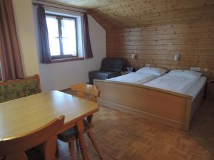 Posteľ alebo postele v izbe v ubytovaní Appartements Karin Mitten im Grünen