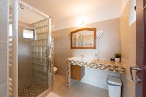 Ванная комната в Camere de inchiriat Casa cu flori