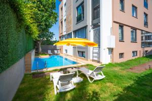 Bazén v ubytování Meyde Boutique Suites nebo v jeho okolí
