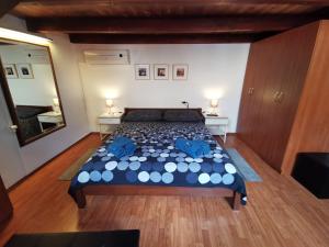 Posteľ alebo postele v izbe v ubytovaní Studio apartman Galerija