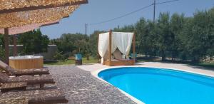 The swimming pool at or close to Stavlos