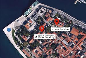 mapa willi z czerwonymi strzałkami w obiekcie Almayer Art & Heritage Adults Only Hotel and Dépendance rooms w mieście Zadar