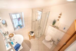 Ένα μπάνιο στο Landhaus Bellamontes +17 φωτογραφίες