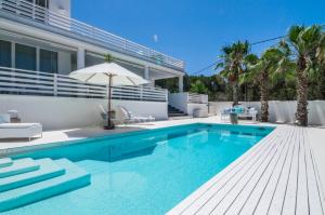 Gallery image of Can Love in Cala Comte