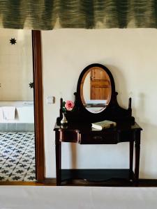 Een badkamer bij Hotel Sant Jaume