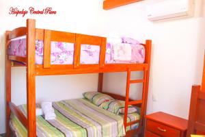 Letto o letti in una camera di Hospedaje Central Piura
