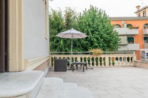 Balkón nebo terasa v ubytování Juliet House