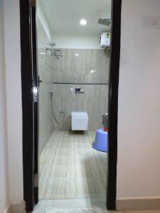 Koupelna v ubytování saravanaa residency