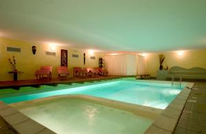 Bassein majutusasutuses Park Hotel Faver või selle lähedal