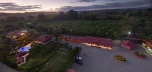 Et luftfoto af Hotel Campestre Los Tucanes