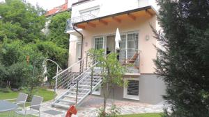Budynek, w którym mieści się apartament