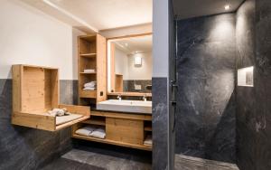 A bathroom at Family Home Alpenhof
