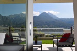 A general mountain view or a mountain view taken from the holiday home