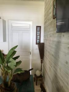 TV a/nebo společenská místnost v ubytování Villa 1 de standing 80m2 avec piscine et vue imprenable sur la mer et sur la campagne