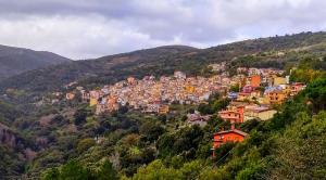 La Peonia casa vacanze in montagna prato verde panorama stupendo Sardegna dari pandangan mata burung