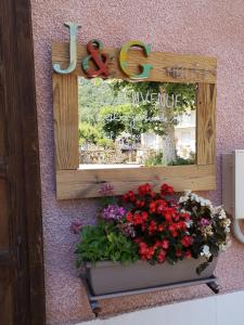 Afbeelding uit fotogalerij van Maison Maliga J&G House in Saint-Pierre-de-Curtille