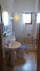 A bathroom at Hotel Orama