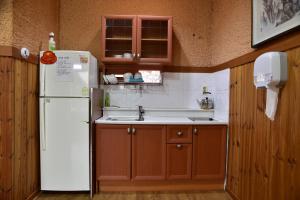 Kuchyň nebo kuchyňský kout v ubytování Golmangtae Pension + 27 fotografií