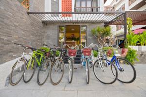 Jízda na kole v ubytování December Hoi An Villa nebo okolí