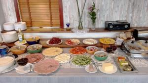 Makanan di atau berdekatan hotel