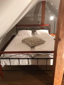 Postel nebo postele na pokoji v ubytování Lai 2 Penthouse in Tallinn Old Town