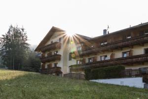 Budynek, w którym mieści się hotel
