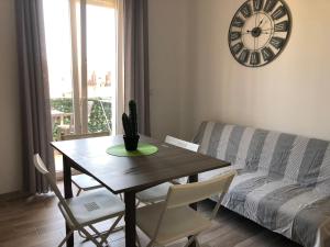 Posedenie v ubytovaní Casa FRENK + 14 fotografií