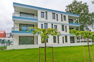 Vonkajšia záhrada v ubytovaní Marine by OneApartments