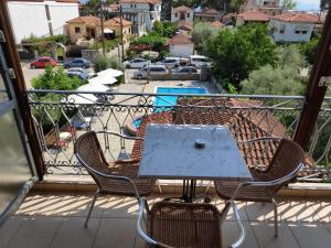 The swimming pool at or close to Pagaseon Rooms and Apartments