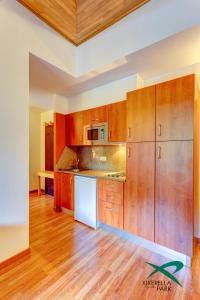 Kuchyň nebo kuchyňský kout v ubytování Apartamentos Xixerella Park Resort