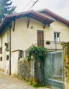 Imagen de la galería de Villa Bacchetta - Garden View, en Oleggio Castello