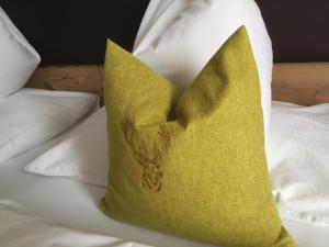 Letto o letti in una camera di Gasthof Hirschen