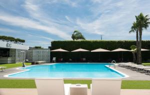 Bazén v ubytování Hotel Giulia Ocean Club nebo v jeho okolí