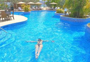 Bazén v ubytování Spice Island Beach Resort nebo v jeho okolí