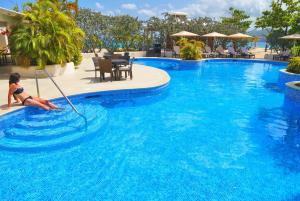 Bazén v ubytování Spice Island Beach Resort nebo v jeho okolí