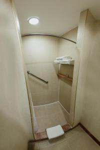 Koupelna v ubytování Excellence Express & Suites