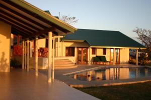 Bazén v ubytování Bularangi Villa, Fiji nebo v jeho okolí