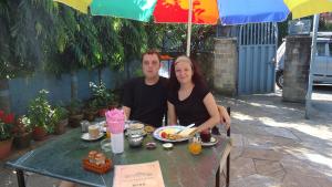 Tetamu yang menginap di Hotel Fishtail Villa