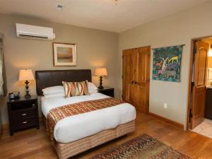 Postel nebo postele na pokoji v ubytování Columbia Cliff Villas
