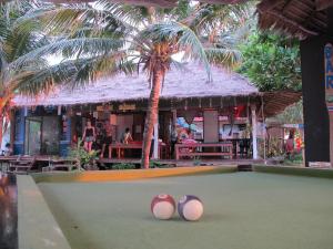 Ein Billardtisch in der Unterkunft Coco Lanta Resort - SHA Extra Plus