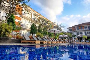 Bazén v ubytování Kuta Beach Club Hotel nebo v jeho okolí
