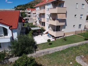 Budova, v ktorej sa apartmán nachádza