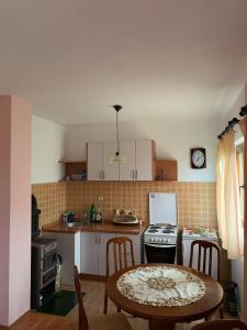 Η κουζίνα ή μικρή κουζίνα στο Apartments Darija