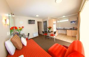 Kuchyň nebo kuchyňský kout v ubytování Cranford Oak Motel