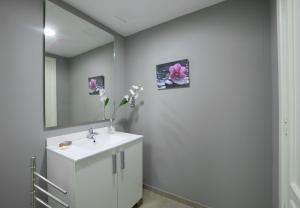 Fotografia z galérie ubytovania Very central and sunny apartment in Gran Via v destinácii Valencia