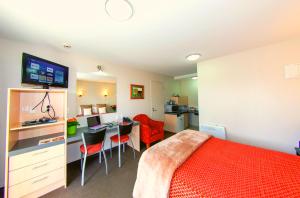 Kuchyň nebo kuchyňský kout v ubytování Cranford Oak Motel