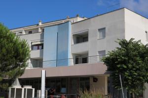 The building in which the holiday home is located