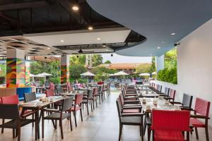 Ресторан / й інші заклади харчування у Kuta Beach Club Hotel