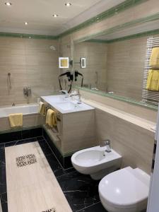 Koupelna v ubytování Mokni's Palais Hotel & SPA