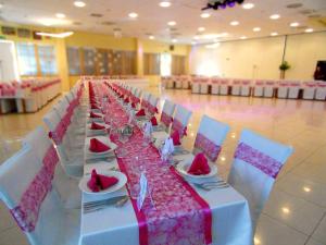 Restaurace v ubytování Hotel Galaksija Trebnje